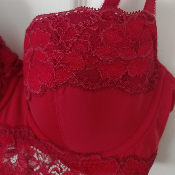 Adore Me red floral lace longline bra - Picture 4 of 9